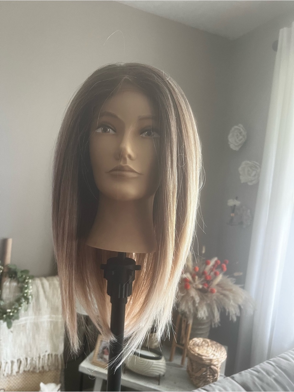 Women’s Straight Ombre Wig – Light Brown to Blonde